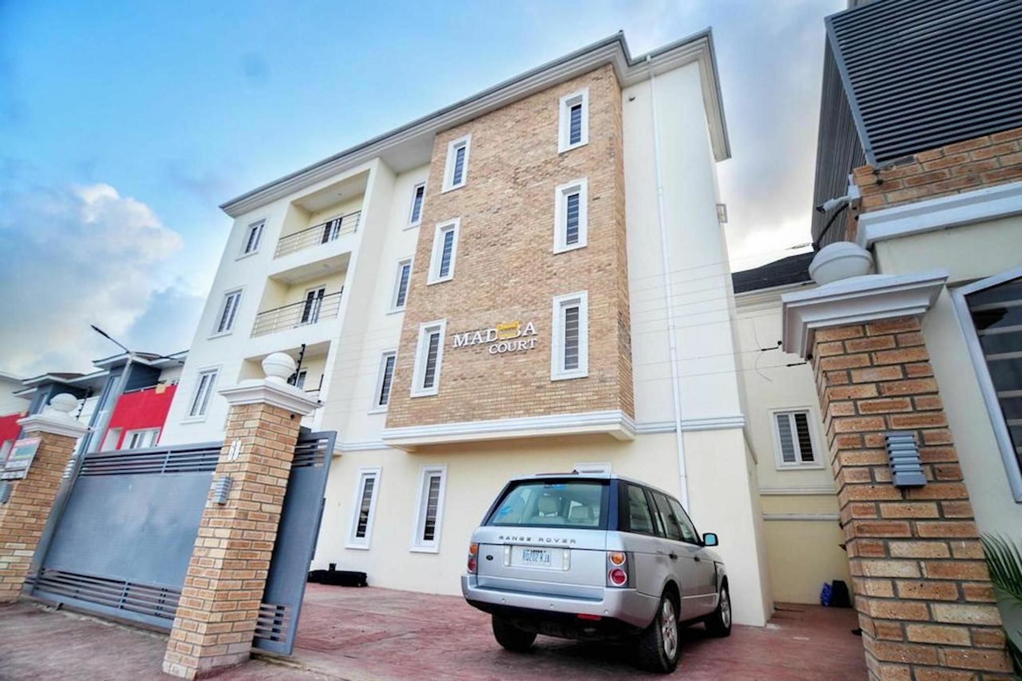 Madiba Court Apartment Ogombo Exterior photo